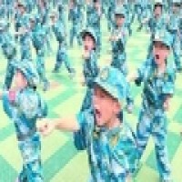 重庆幼儿园萌娃军训初体验：有笑点更有成长